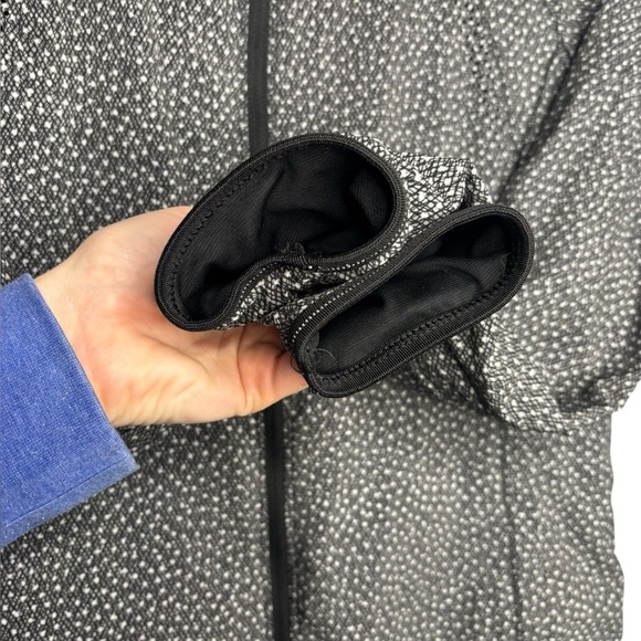 Lululemon Women’s Full Zip Hit It Jacket Frozen Fizz White Black Size 8 - Picture 5 of 13